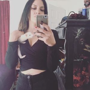 Meet your Posher, Linda